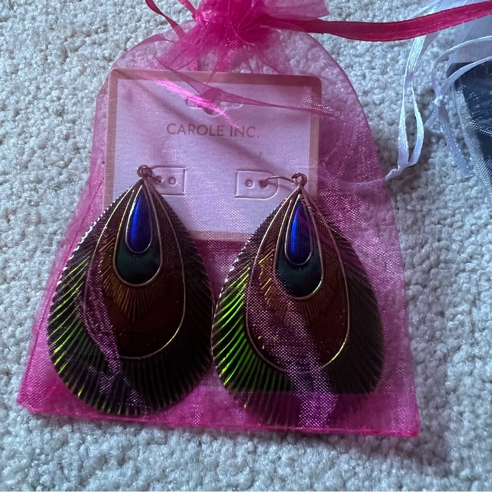Beautiful peacock ๐ฆ earrings. - Picture 6 of 6